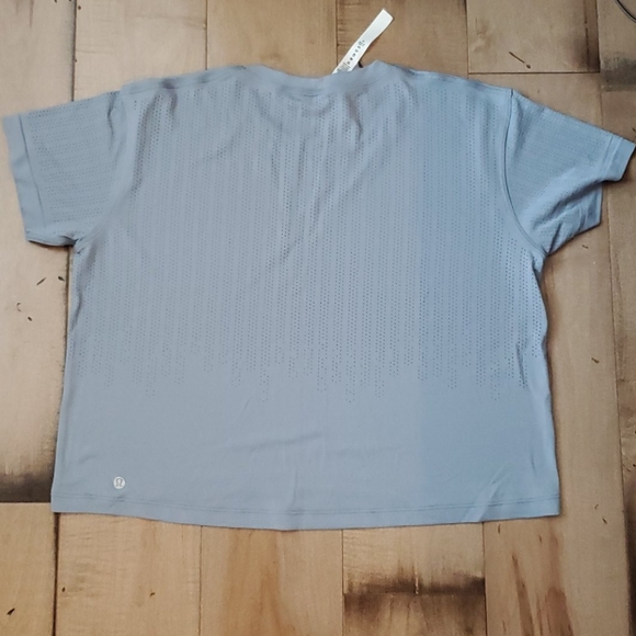 Lululemon Train To Be Top - Picture 3 of 3